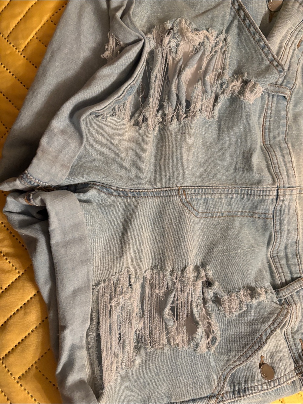 No Boundaries Light Wash Distressed Jean Shorts - Picture 2 of 5